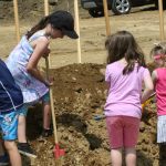 Children with shovels