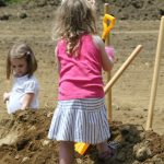 Children with shovels