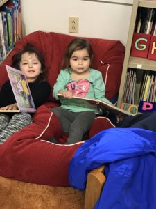 2 little girls reading
